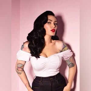 VIXEN BY MICHELINE PITT - Powder Puff Top in White